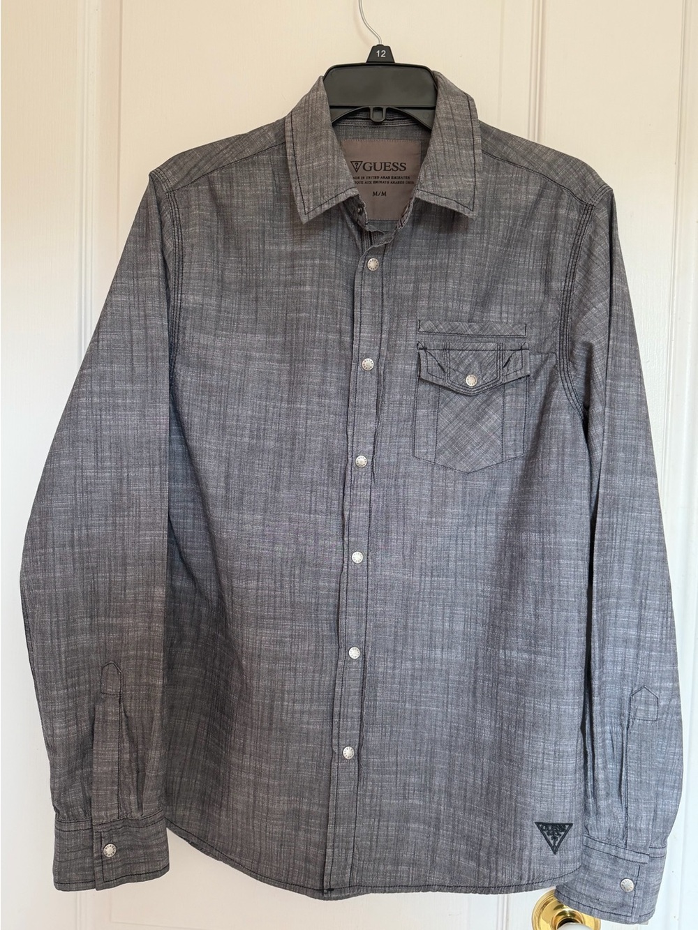 GUESS Men’s Gray Textured Long Sleeve Button-Down Shirt Medium- Brand New